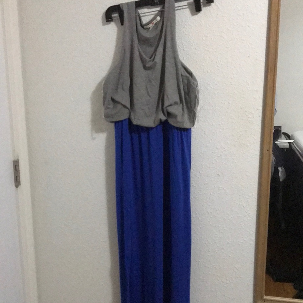 Maxi skirt with side slits